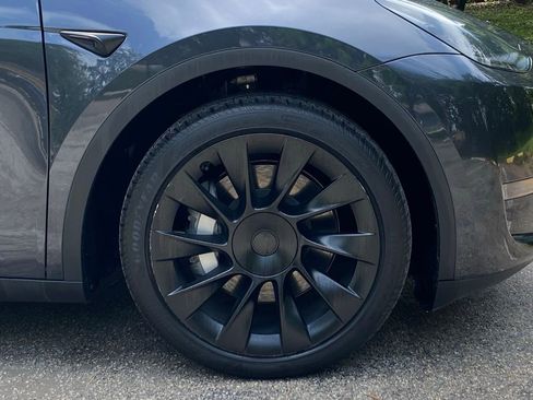 Used 2024 Tesla Model Y Long Range AWD/4WD image 12