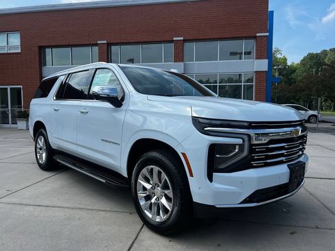 New 2026 Chevrolet Suburban Premier w/ Sun And Tow Package AWD/4WD image 4
