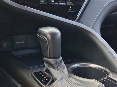 Used 2021 Toyota Camry SE FWD image 13