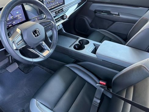 Used 2025 Honda Prologue Touring image 10