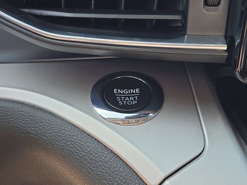 Used 2022 Ford Explorer XLT w/ Equipment Group 202A image 29