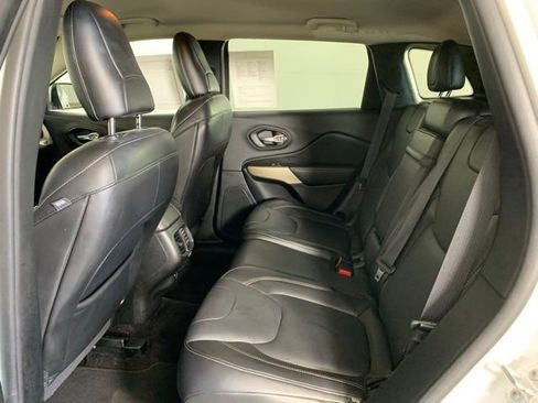 Used 2018 Jeep Cherokee Limited AWD/4WD image 25