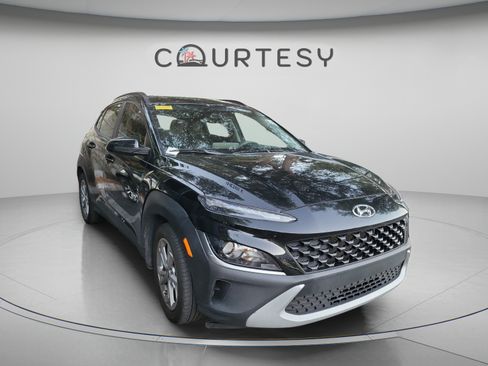 Used 2023 Hyundai Kona SEL w/ Cargo Package FWD image 12