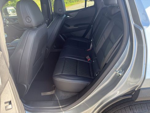 New 2026 Chevrolet Equinox LT w/ Convenience Package II FWD image 18