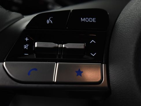 Used 2025 Hyundai Elantra SEL image 23