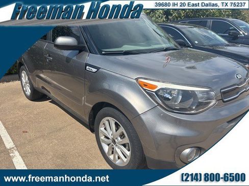 Used 2018 Kia Soul + image 1