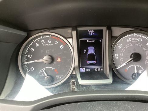 Certified 2022 Toyota Tacoma TRD Sport image 12