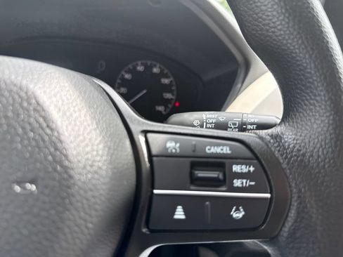 Certified 2025 Honda HR-V LX image 25