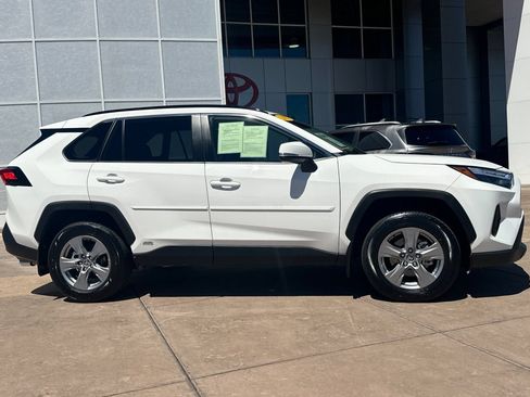 Used 2025 Toyota RAV4 XLE AWD/4WD image 3