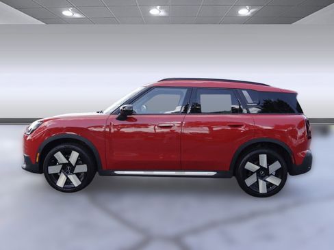 Used 2025 MINI Cooper Countryman S w/ Comfort Package Max image 2