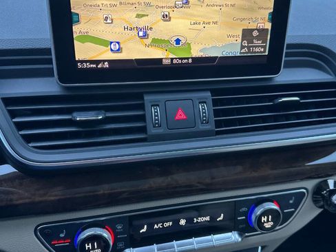 Used 2018 Audi Q5 2.0T Premium Plus w/ Premium Plus Package image 26