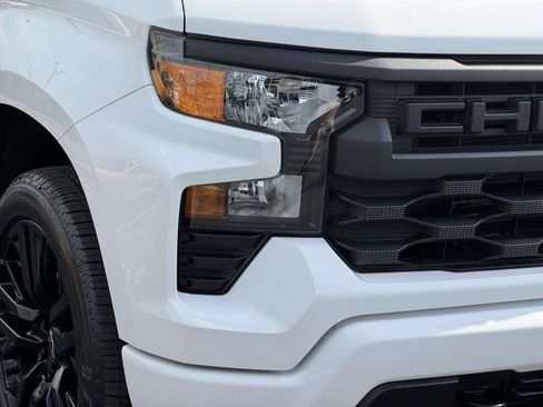 Used 2023 Chevrolet Silverado 1500 Custom AWD/4WD image 26