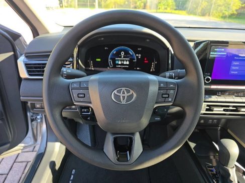 Used 2026 Toyota Camry LE FWD image 28