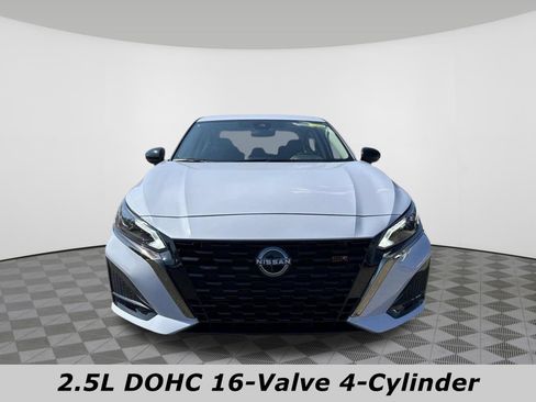 Certified 2025 Nissan Altima 2.5 SR FWD image 12