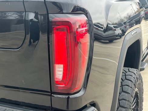 Used 2021 GMC Sierra 2500 Denali w/ Denali Black Diamond Edition image 14