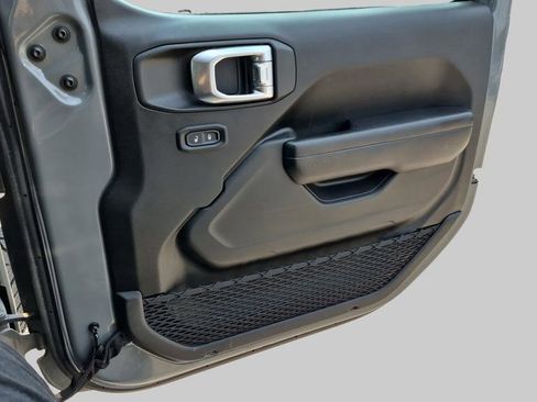 Used 2023 Jeep Wrangler Unlimited Rubicon 4xe w/ Cold Weather Group AWD/4WD image 26