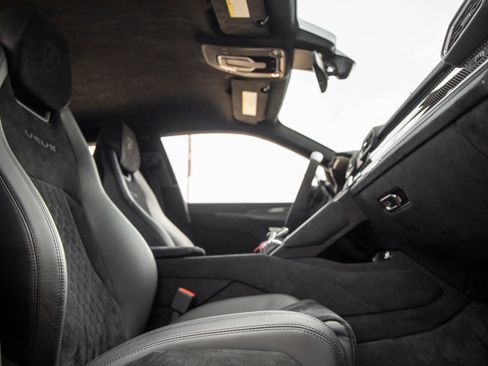 Used 2024 Lamborghini Urus Performante image 47