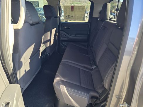 Certified 2022 Nissan Frontier SV w/ Technology Package image 11