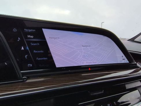 Certified 2024 Cadillac Escalade Sport Platinum w/ LPO, ONYX Package image 31