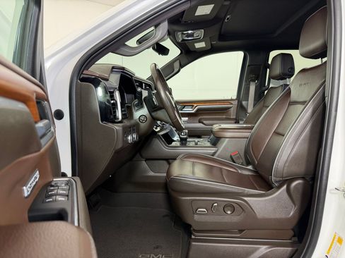 Used 2022 GMC Sierra 1500 Denali w/ Denali Reserve Package AWD/4WD image 4