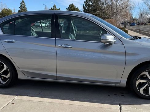 Certified 2017 Honda Accord EX-L image 4
