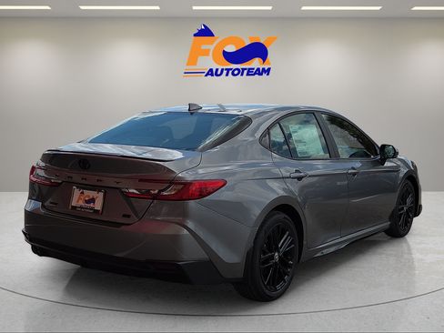 New 2026 Toyota Camry SE w/ Convenience Package FWD image 4