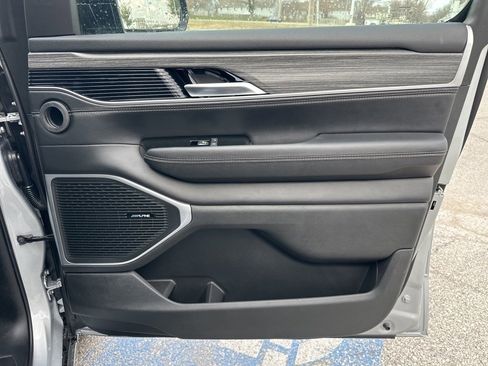 New 2024 Jeep Wagoneer Series III w/ Rear Seat Video Group 1 image 22