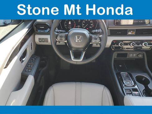 New 2025 Honda Pilot EX-L image 17