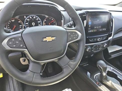Used 2023 Chevrolet Traverse Premier w/ LPO, Cargo Package FWD image 5