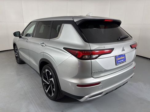 Used 2024 Mitsubishi Outlander SE FWD image 6