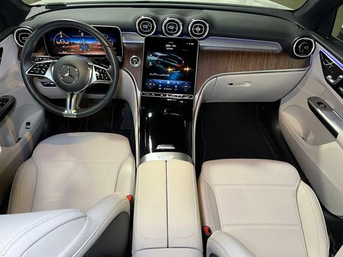 Certified 2025 Mercedes-Benz GLC 300 4MATIC image 40