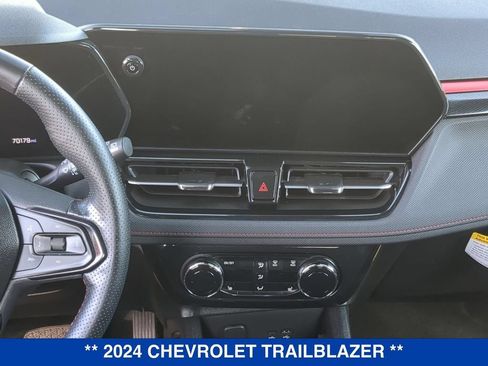 Used 2024 Chevrolet TrailBlazer RS w/ Convenience Package AWD/4WD image 15