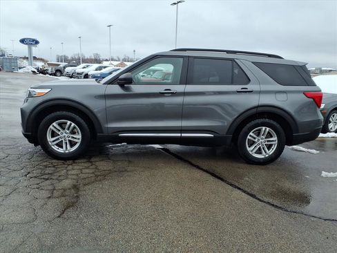Used 2021 Ford Explorer XLT w/ Equipment Group 202A image 4