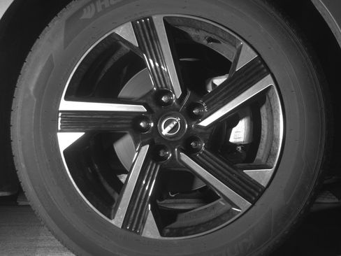 Used 2025 Nissan Sentra SV FWD image 12