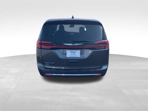 Used 2023 Chrysler Pacifica Touring-L FWD image 26