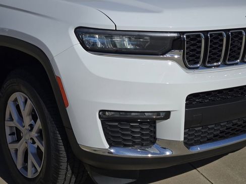 Used 2022 Jeep Grand Cherokee L Limited image 9