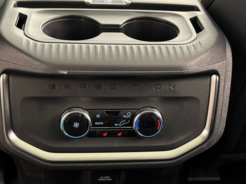 New 2025 Ford Expedition Platinum w/ Stealth Performance Package image 28