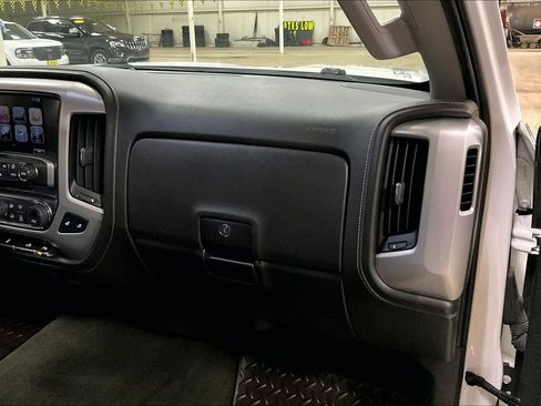 Used 2017 GMC Sierra 1500 SLT w/ SLT Preferred Package AWD/4WD image 15
