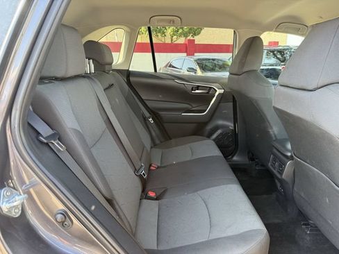 Used 2025 Toyota RAV4 XLE FWD image 30