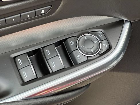 Certified 2022 Cadillac XT4 Premium Luxury w/ Enhanced Visibility Package AWD/4WD image 19