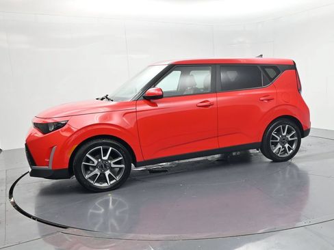 Used 2024 Kia Soul EX w/ Option Group 015 FWD image 4