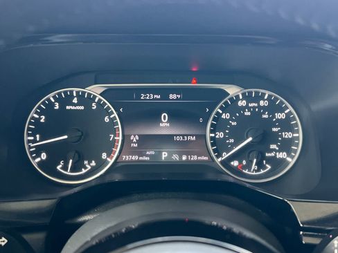 Used 2022 Nissan Pathfinder SV AWD/4WD image 33