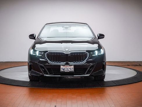Used 2026 BMW 530i w/ M Sport Package RWD image 2