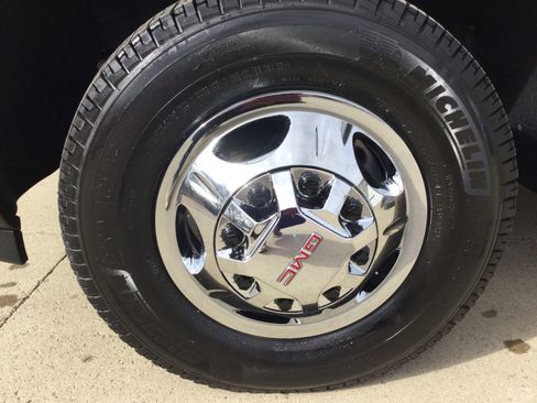 New 2026 GMC Sierra 3500 SLE w/ SLE Value Package image 7