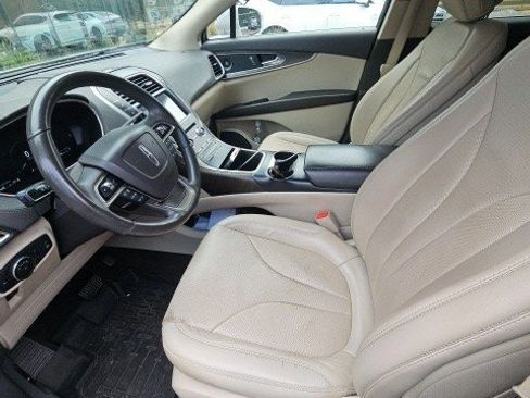 Used 2020 Lincoln Nautilus Reserve w/ Class II Trailer Tow Package image 5