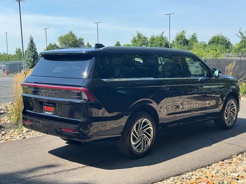 New 2025 Lincoln Navigator L Reserve image 5