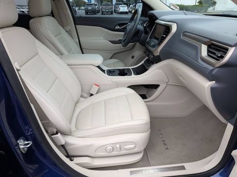 Used 2023 GMC Acadia Denali w/ Denali Ultimate Package FWD image 42