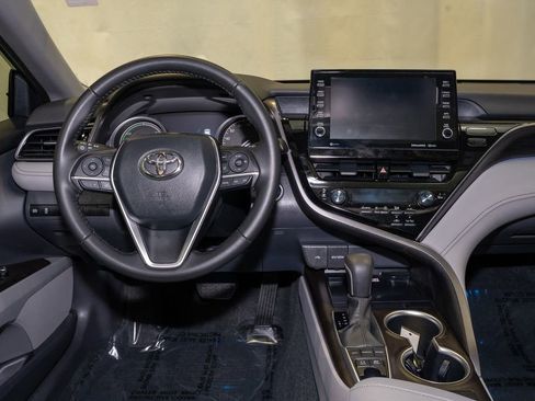 Used 2024 Toyota Camry XLE image 6