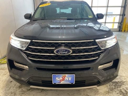 Used 2023 Ford Explorer XLT w/ Equipment Group 202A image 4