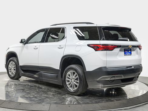 Used 2023 Chevrolet Traverse LT FWD image 4